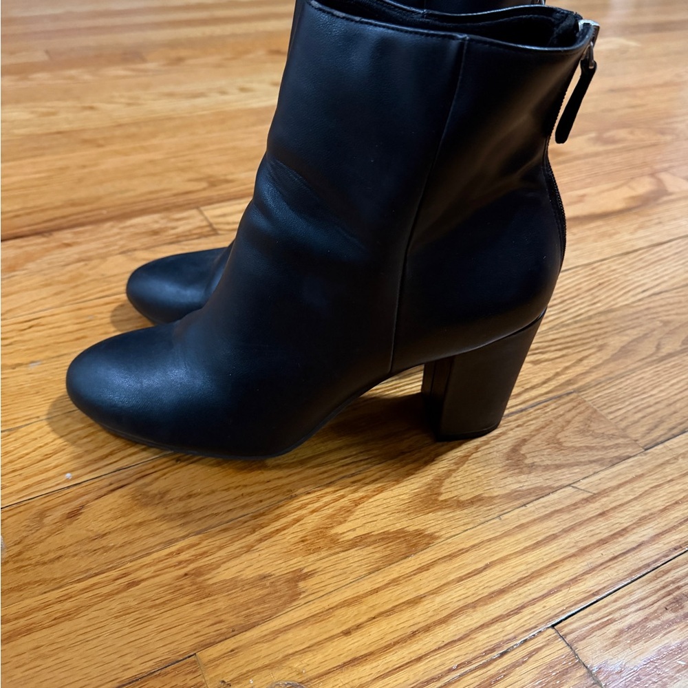 Christian siriano Sleek Black Heeled Boots